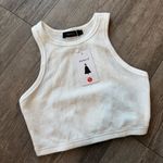 ZESICA White Fitted Crop Tank Top Photo 4
