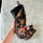 Dr. Martens  RETIRED VINTAGE VICTORIAN ROSE FLORAL COMBAT BOOTS RETRO RETIRED W7 Photo 3