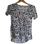 Old Navy Lightweight pink gray leopard print  Active wear short sleeve womens XS​ Photo 3