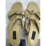 Leslie Fay Womans Slip On Sandals 8.5 M Beige Double Strap Open Toe Heel Photo 5
