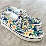 Mad love Women’s Kendra Floral Canvas Lace Slip On Sneakers Shoes Size 6 Photo 4