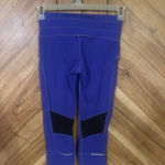 Athleta  Women’s XS Purple Relay Cropped Leggings Photo 5