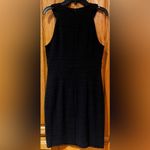 Trina Turk Textured Sleevless Deep Narrow V-Neck Black Sheath Dress Size 0 / 2 Photo 4