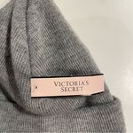 Victoria's Secret  Victoria Sport Logo Knit Beanie Hat Cap Women OS Gray Black NWT Photo 4