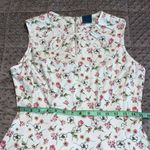 Gabby Skye  size 8 dress floral printed fit and flare knee length zip back close Photo 7