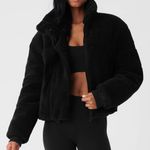 Alo Yoga Sherpa Snow Angel Puffer Black S Photo 0