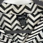 Rue 21  Black and White Chevron Women's Top Photo 1