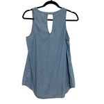 Old Navy NWT Chambray V-Neck Tank Top in Light Wash - Size S Tall Photo 3