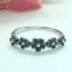 Blooming Five Flower Ring | Size 8 Silver Photo 0