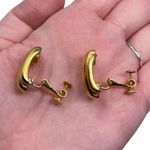 Vintage Signed NAPIER Gold Tone Classy Hoops Metal Screw Back Earrings Photo 6
