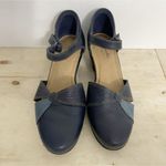 Clarks  Collection Size 7 Comfort Shoe Heels Navy Blue Strap Closed Toe Photo 4