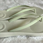 FitFlop  Women's Iqushion Ergonomic Flip-Flops Size 7 Photo 0