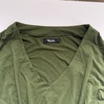 Michael Lauren  Green V-neck Cinched Waist Dress Size Small NWOT Photo 2