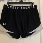 Under Armour EUC |  women’s active‎ heat gear loose fit black/white shorts — med. Photo 0