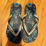 Havaianas  Slim Blue Paisley Flip Flops Photo 3
