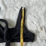 Good American New Women’s ways to wear front tie bikini top in black size Medium Photo 4