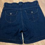 Lee Women's Deep Indigo Jean Shorts size 10 pockets. Excellent condition Photo 3