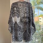 Forever 21 classic black and white paisley short sleeve kimono cover up top Photo 2