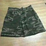 Sanctuary Social Standard by Switchback cuffed short Hiker Camo Sz Small Photo 8