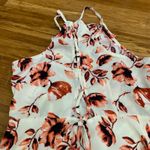 Romeo + Juliet Couture Floral Halter V Photo 4