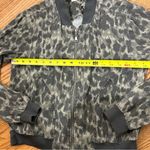Bella Dahl  | Odelle Camo Bomber Jacket Photo 12