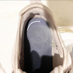 Nike  Air Max Axis Womens‎ Size 8 Sneakers Shoes Grey Light Soft Pink AA2168-603 Photo 5