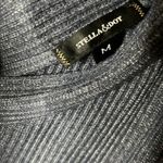 Stella & Dot STRLLA & DOT asymmetrical top off shoulder size M Photo 4