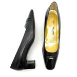 St. John Black Leather Cap Toe Heels Made in Italy Pumps Size 7 Vintage 80s 90s Photo 3