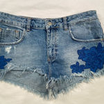 ZARA  cut off jean‎ shorts Trafaluc, embroidery, size 6 Photo 0