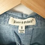 Anthropologie HESTER & ORCHARD x  | Chambray Denim Shirt Button Down | Size Small Photo 3
