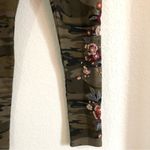 Johnny Was NWT  Womens Leggings Kira Green Camo  Floral Embroidered Size XS Photo 5