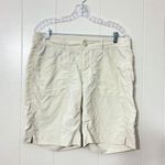 The North Face  Women's Khaki Never Stop Roll up Shorts Size 10 EUC Photo 0