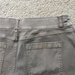 Spanx  4” Stretch Twill Shorts Women’s Size Large Taupe Brown NWT Flattering Fit Photo 10