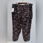 Athleta Camo Farallon Jogger Pants NWT! Sz 26 Photo 1