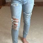 American Eagle : Ass Rip Mid-Rise Light Wash Distressed Jegging Photo 0
