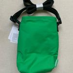 Lululemon Water Bottle Crossbody Bag with Front Pocket 2L - Green Punch Photo 13