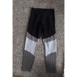 Athleta Athlete Salutation Modblock Black 7/8 Length Leggings Size Small Photo 4