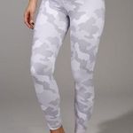 Yogalicious Camo Print Leggings NWOT Photo 0