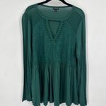 Torrid  Green Lace Cutout Babydoll Blouse Size 0‎ Large Flowy Cut Out Neck Photo 2