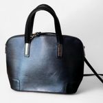 Vera Pelle Black 100% leather cross body bag with gold hardware and zip closure Photo 0