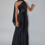 Selfie Leslie  Laxmi Accordion Pleat Maxi Dress Black Photo 1