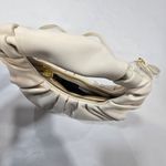 8 Other Reasons Shoulder Bag in Ivory Photo 4