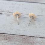 Vintage Stud Earrings Light Peachy Cream Tone Flower Dainty 3/8" Photo 4