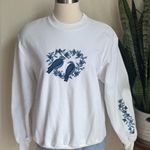 Vintage Embroidered Bird Floral White Sweatshirt large White Photo 0