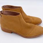 Kenneth Cole  Smith 2 Perforated Leather Ankle Boot Women's Size 9 Western Boho Photo 1