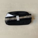 Lululemon  Everywhere Belt Bag 1L *Wordmark - Black/Gold Photo 3