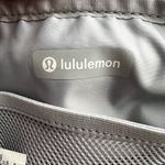 Lululemon  Everywhere Belt Bag Logo Gray 1L Photo 3