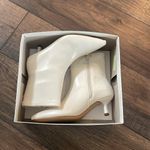 A New Day boot Lonnie White Ankle Women's shoe Ae829 New size 8.5 Photo 5