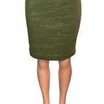 209 WST 38th Med Olive Green Camo Textured Thick Cozy Pencil Skirt Full Back Zip Size 6 Photo 1