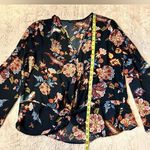Signature Studio Size XL bird and floral print blouse • signature | studio Photo 3